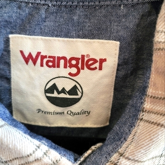 Wrangler Flannel - Picture 2 of 6